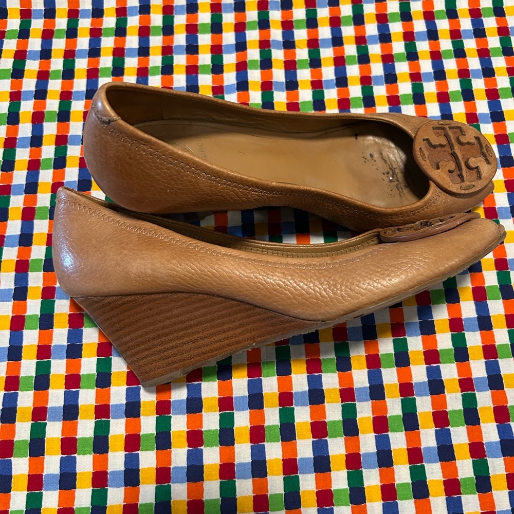 Tory Burch Women's Tan Peep Toe Shoes 9 - Picture 4 of 6